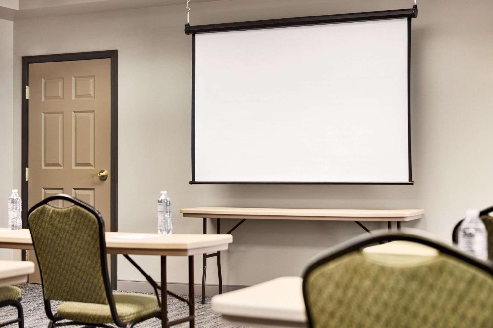 Country Inn & Suites By Radisson, St Cloud East, Mn سانت كلاود المظهر الخارجي الصورة