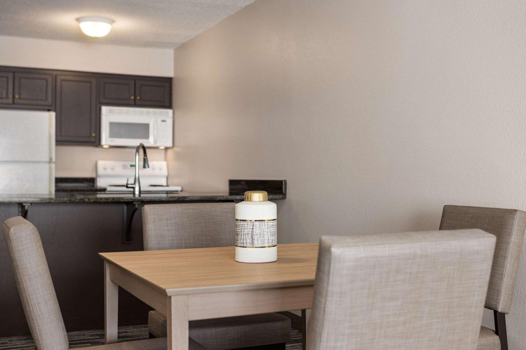 Country Inn & Suites By Radisson, St Cloud East, Mn سانت كلاود المظهر الخارجي الصورة