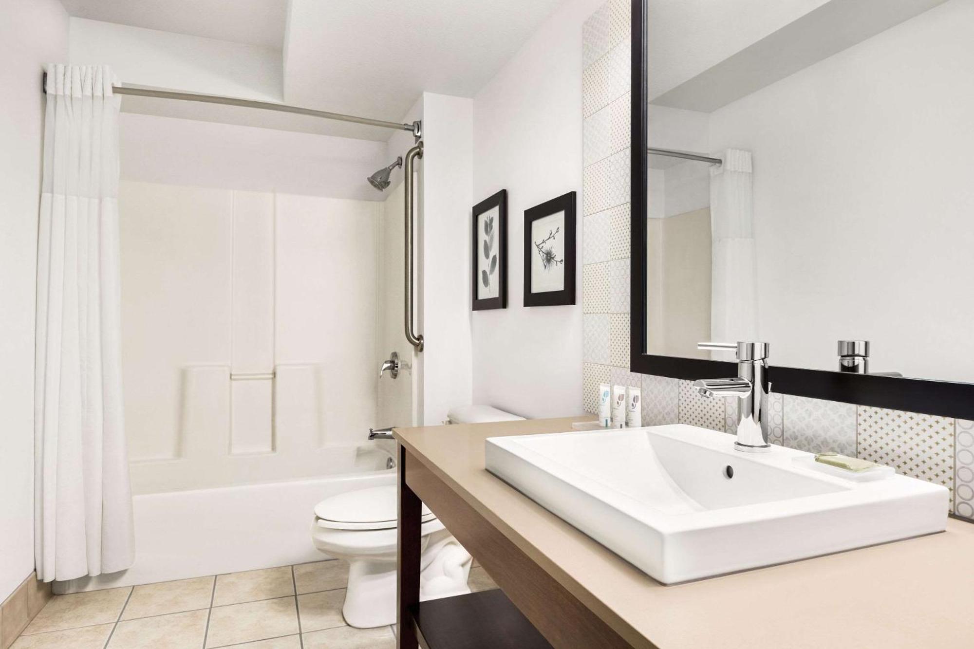 Country Inn & Suites By Radisson, St Cloud East, Mn سانت كلاود المظهر الخارجي الصورة